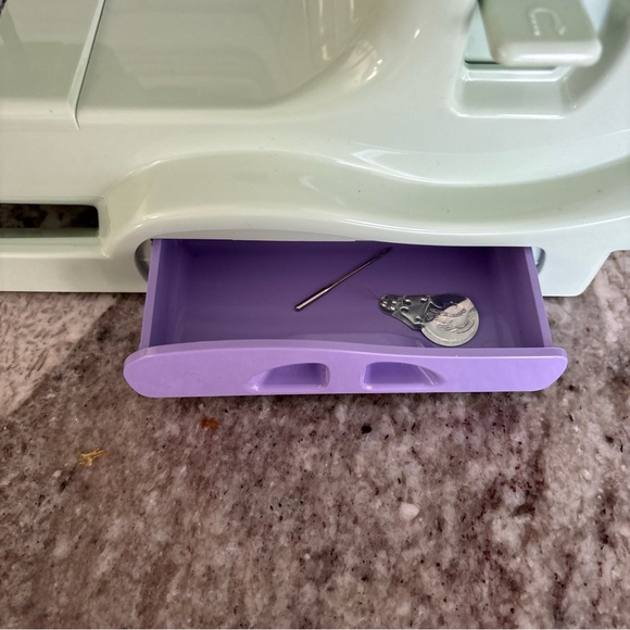 Janome New Home Sewing Machine Model 525B Sewing Machine Works Mystical Mint - Picture 6 of 10